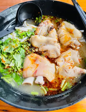 🐖🌿🍜黔知味蹄花米线加蹄花