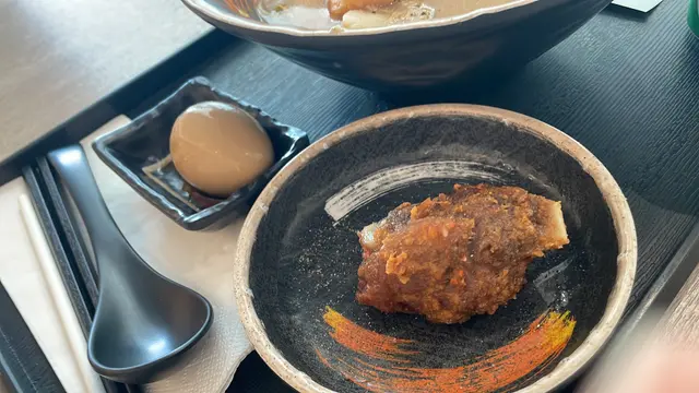 椒鹽豬仔髀（ $52 ，跟餐$25 ，尺寸同雞蛋一樣大