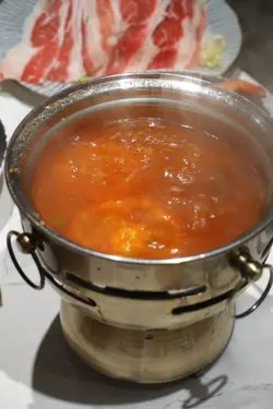 莞茜蕃茄火鍋湯