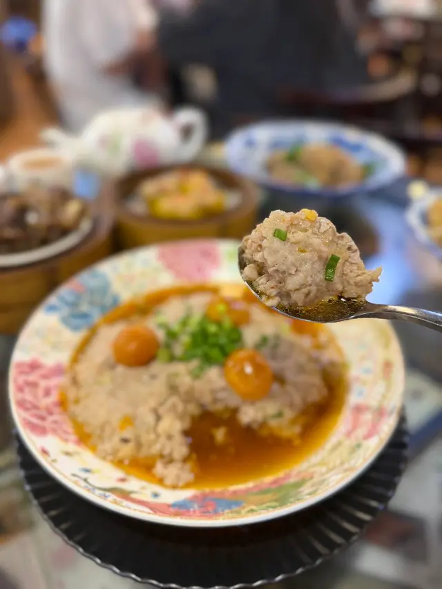 咸蛋花雕燉肉餅