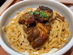 醬燒豬軟骨椒麻手工拌麵