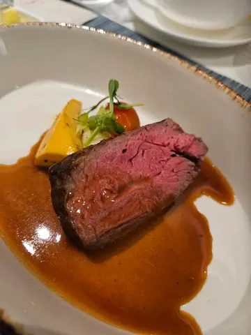 Lunch buffet - free middle course - Aus waygu