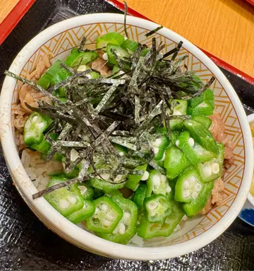 秋葵牛肉丼