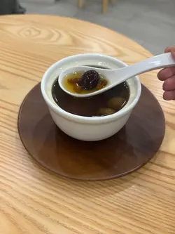 桂圆红枣炖桃胶