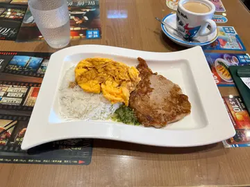 葱油猪扒炒双蛋饭