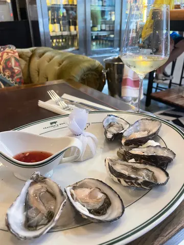 Oyster  +  half  bottle  of  wine