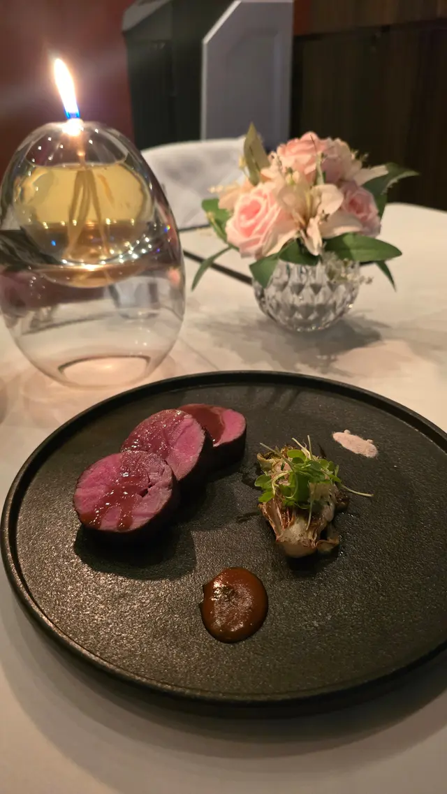 慢煮伊比利豬肋眼上蓋肉配柚子沙律