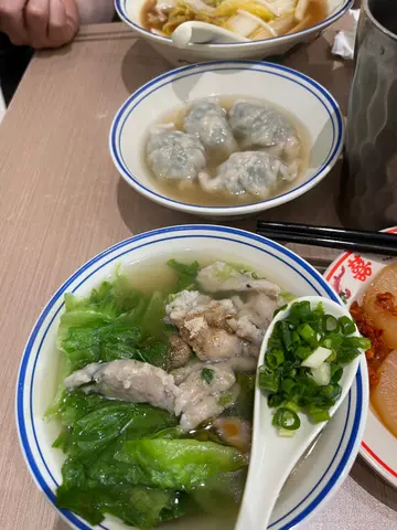 生菜鱼肉+芫茜猪肉饺