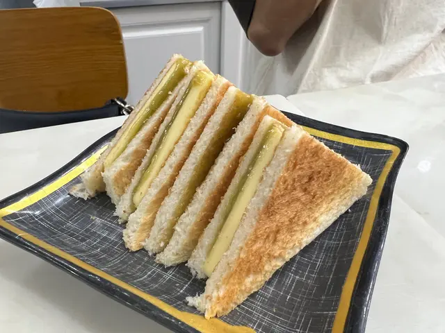 鮮牛油咖央多士