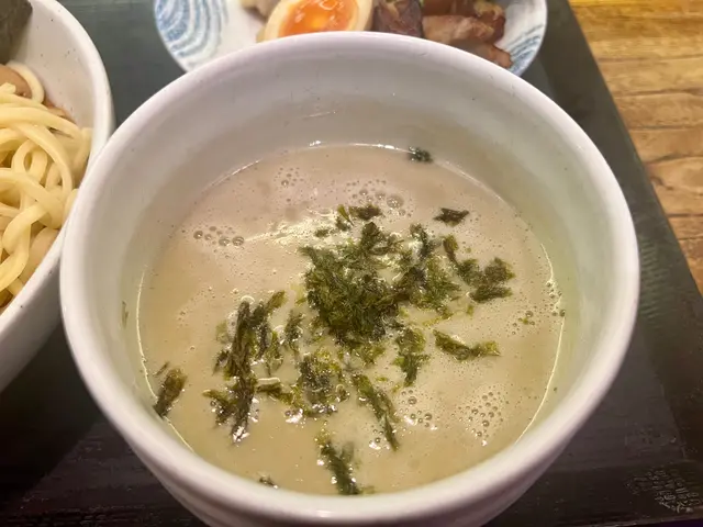 牡蠣白湯沾麵 