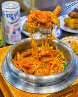 芝士辣炒魷魚拌飯