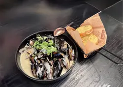 青口配多士（白酒忌廉）