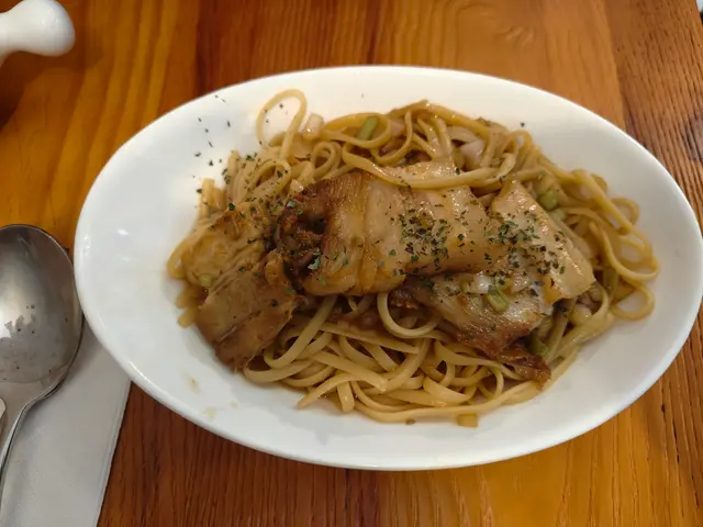 燒汁豬腩肉(扁)意粉