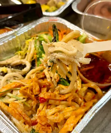 川味麻辣手撕雞烏冬