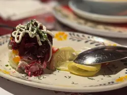 红菜头鲱鱼沙律