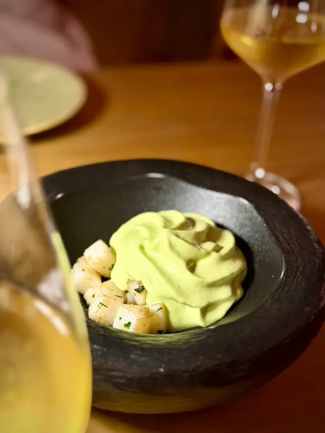 Cuttlefish with Green Allioli Espuma