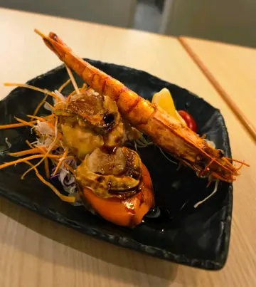 Uzoq sochli kaltak buni ozi uchun qiladi