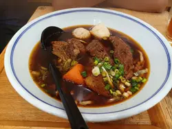 丰盛牛肉面