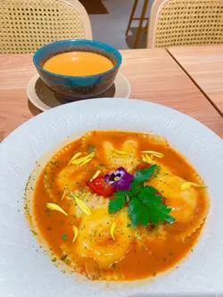 意大利雲吞釀鮮蝦蓉布拉塔芝士配龍蝦汁