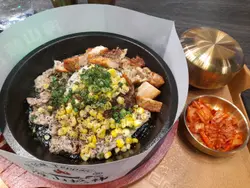 铁板牛肉鸡扒饭餐