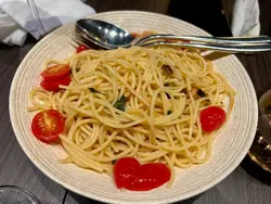 Classic Garlic Spaghetti