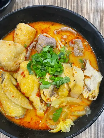 鹹雞牛肉喇沙米線