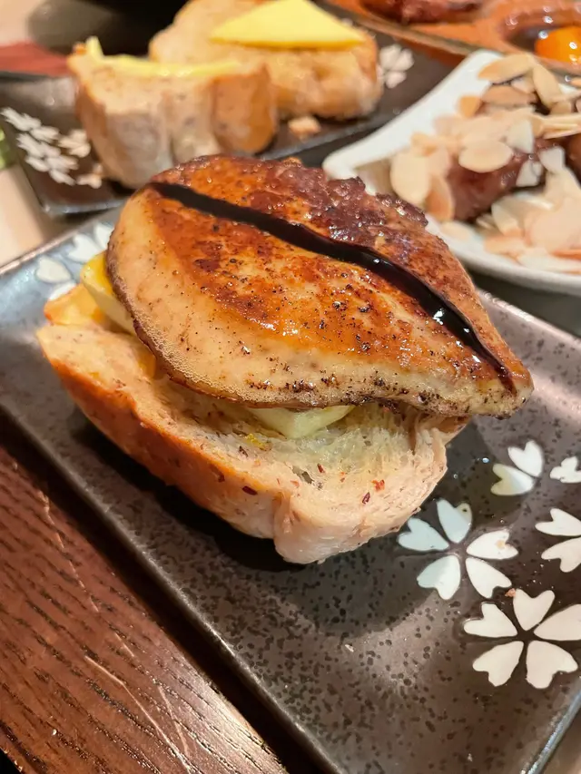 焦糖青蘋果鵝肝多士