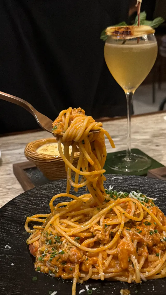 白蘭樹下氈酒蟹肉意粉