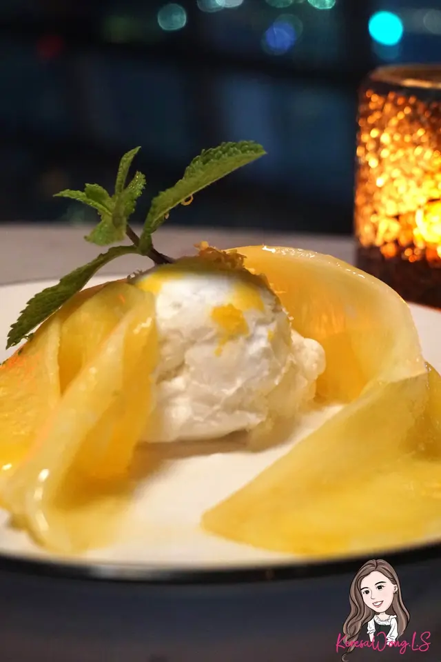 PINEAPPLE CARPACCIO WITH COCOUNT SORBERT