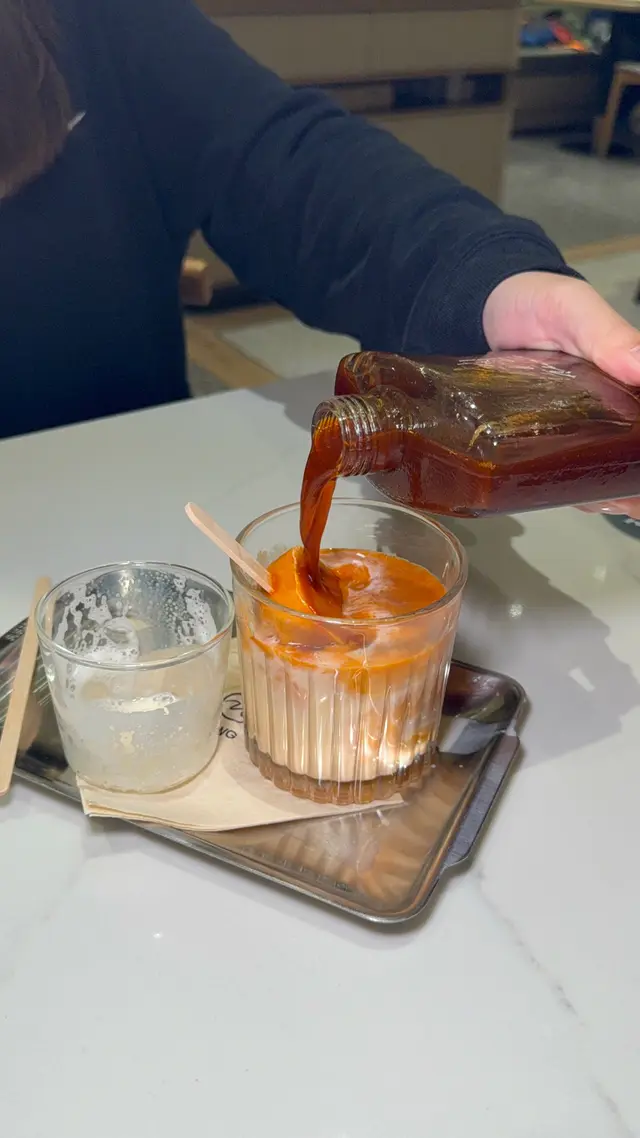 原味泰茶配自家奶茶雪條