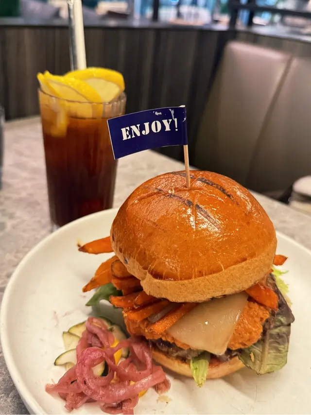 艾斯阿格芝士牛肉漢堡