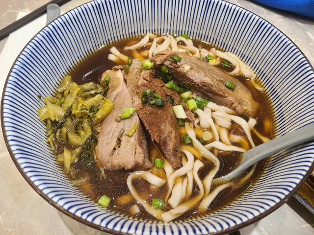 花蓮紅燒牛肉手工麵