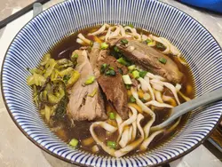 花蓮紅燒牛肉手工麵