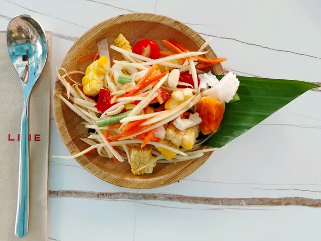 (午餐) 泰式青木瓜鹹蛋沙律