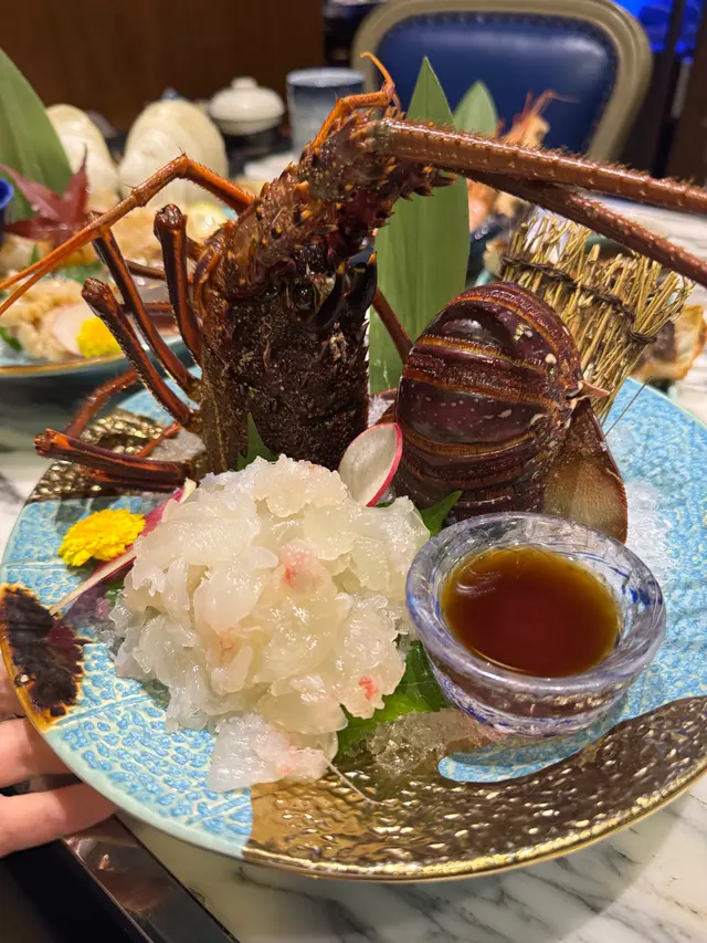 活伊勢龍蝦刺身