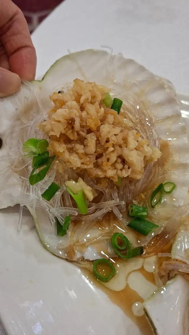 蒜茸粉絲蒸元貝