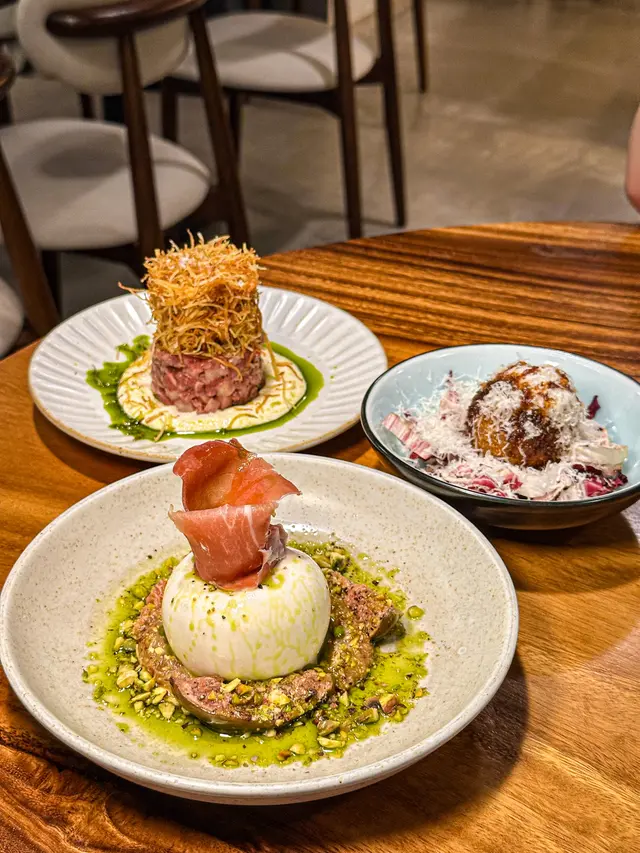 Burrata  &  Fig  Mostarda