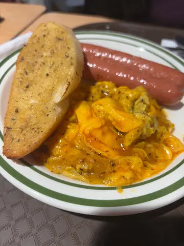 黑松露炒滑蛋多士