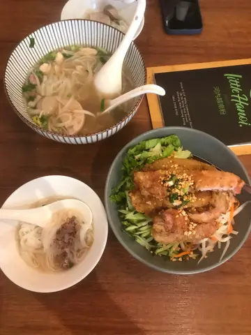 Dry mixed vermicelli noodles with pork chop