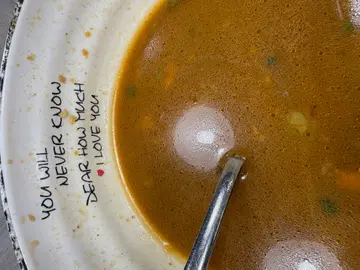 煎蛋雪菜肉丝沙嗲牛肉米