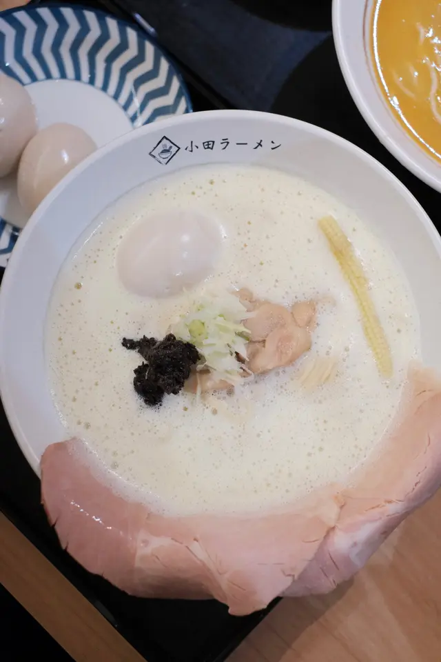 松露濃厚鮮雞白湯拉麵