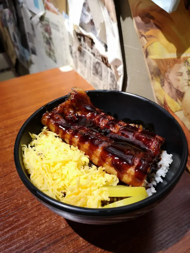 蒲燒鰻魚丼