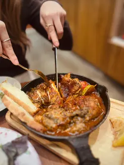 巴斯克燉雞配手工麵包