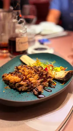 青胡椒汁脆皮牛肋骨