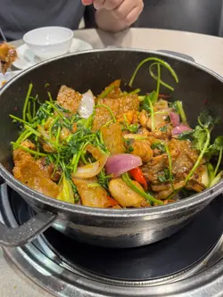 食鸡煲记住加猪皮