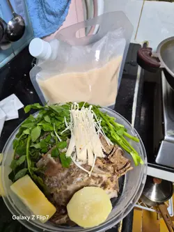 薯仔排骨。。排骨份量差唔多,但薯仔竟然得兩舊,即係每人一舊,過份少咗🤨