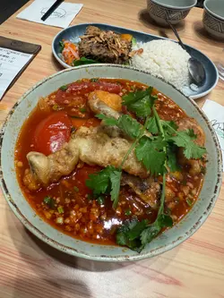 蝦湯挺香濃,
然後裏面也有傳統蟹肉焗蛋,
令這份餐點更加感覺普通,原來只是其他麵食的配料?😂
另外主角軟殼蟹一吃就知道存放了很久