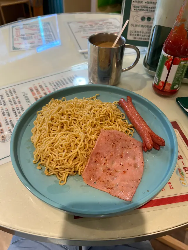 火腿腸仔印尼撈麵