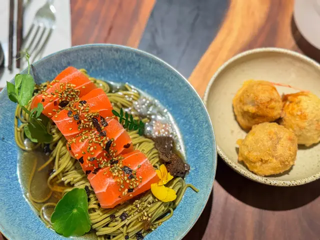昆抹茶蕎麥冷麵.自家製炸餃子