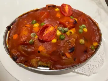 皇后經典鮮茄焗豬扒飯 classic Queen's fresh tomato baked pork chop